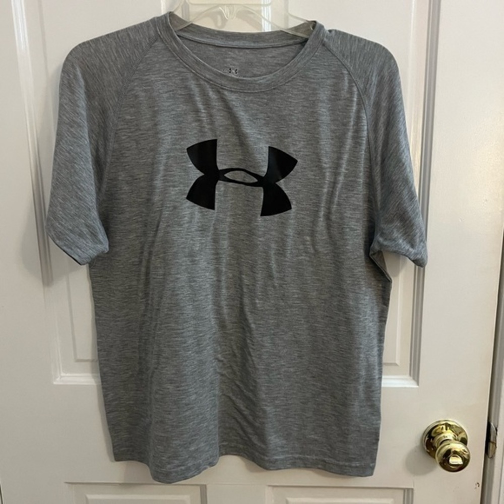 Boys under Armour, short sleeve T-shirt. YXL